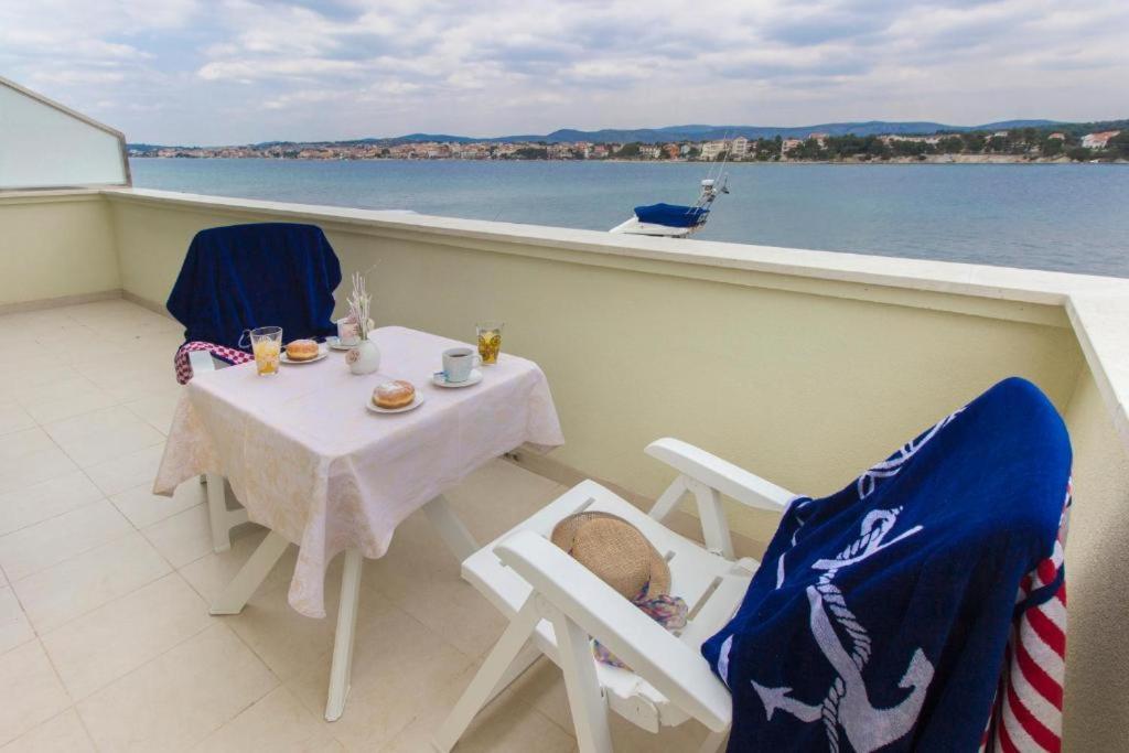 Ferienwohnung Riva 2 Krapanj Exterior foto